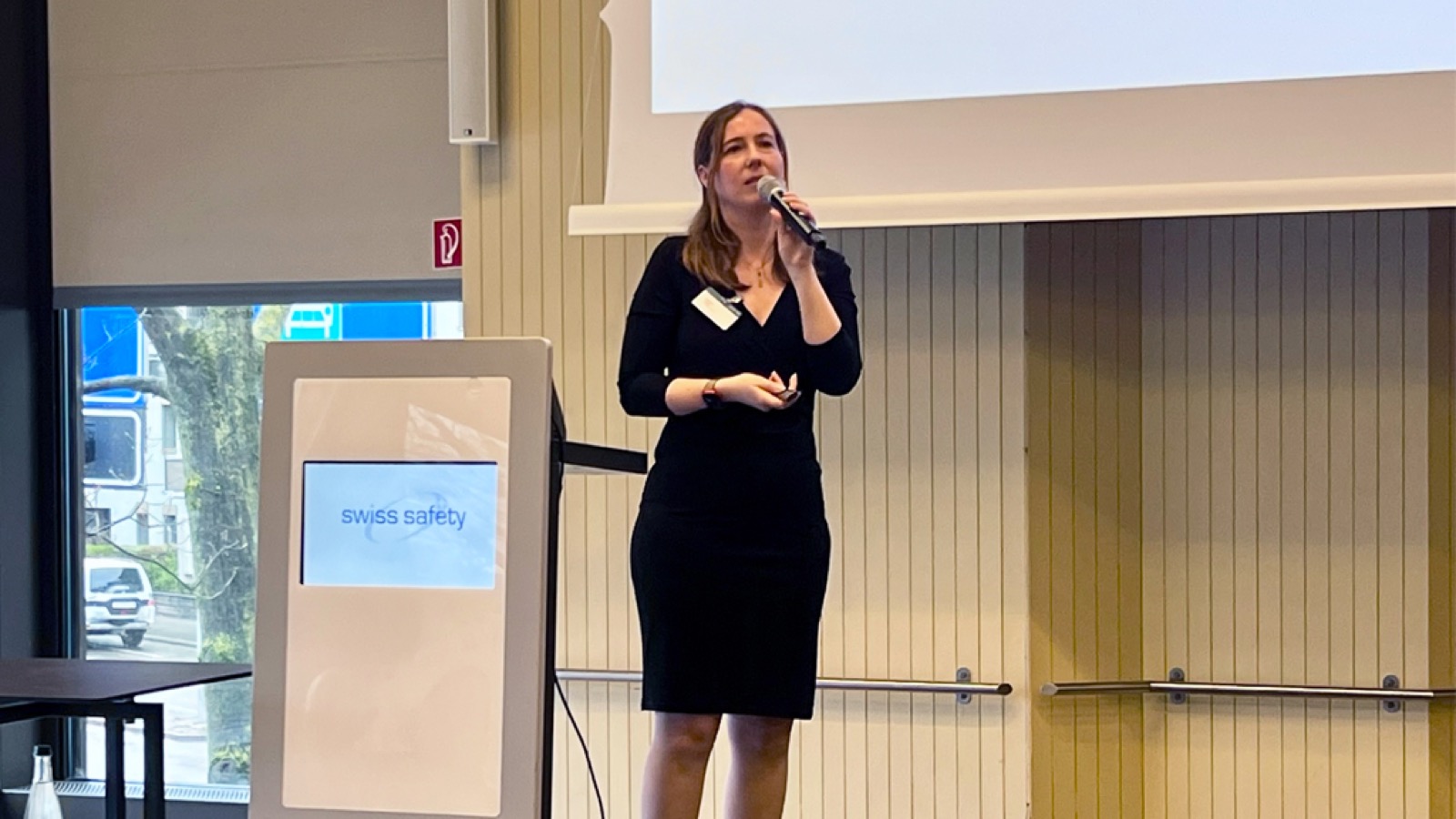 Laura Dorman als Rednerin bei einem Swiss Safety Event